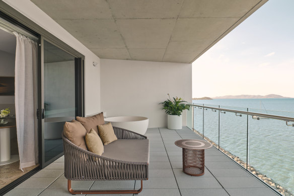 An ocean suite with balcony bathtub at Ardo.