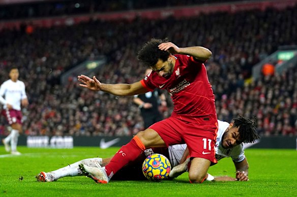 A penalty to Mohamed Salah decided the Liverpool-Villa game.