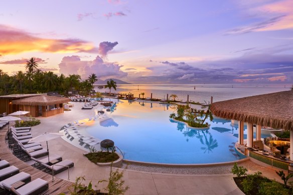 The Hilton’s pool and pool bar.