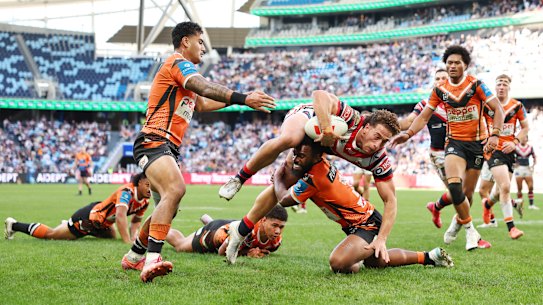 Mark Nawaqanitawase powers over.