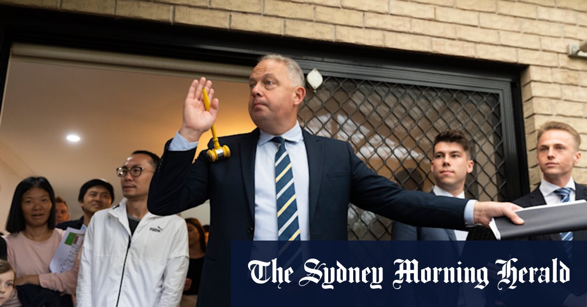Sydney auctions: Family drop $2.3 million on Normanhurst house - Vimarsana News