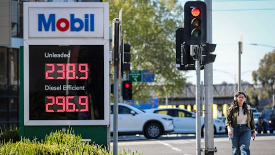 Prices at Australian petrol stations are climbing again as the Iran war shuts off vast volumes of crude oil.