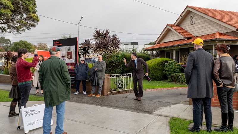 Auction clearance rates bounce to seven-week high