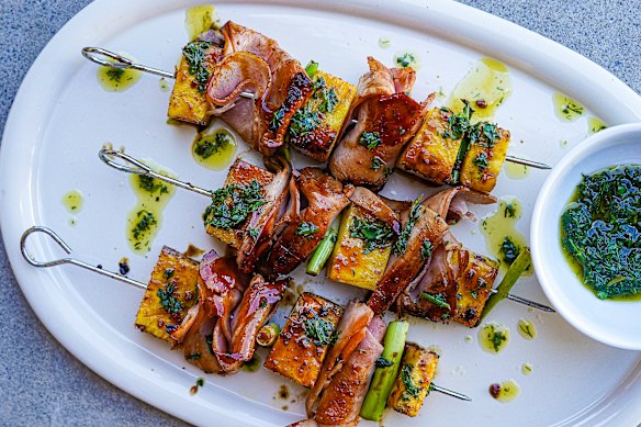 If you like pineapple on pizza, you’ll love these Christmas ham skewers