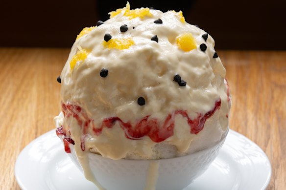 Rare cheese, a cheesecake-inspired kakigori with pineapple compote.