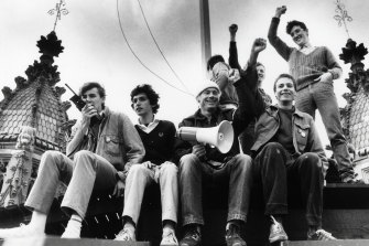 Anthony Albanese, far left, and Alex Bukarica, seated far right, protest against changes to the political economy course at the University of Sydney in 1983.