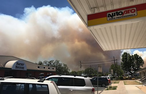 Bushfire smoke moves over Inverell. 