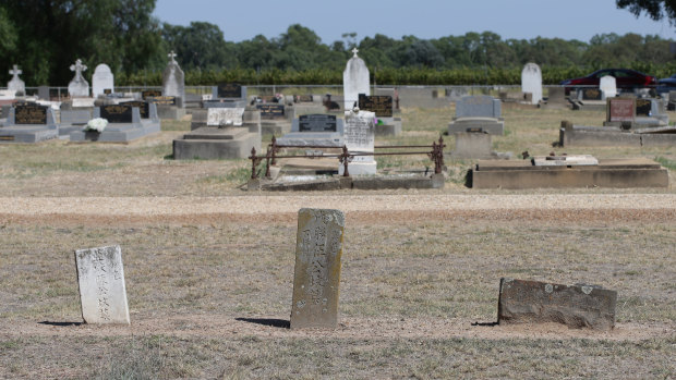 Chinese graves at Carlyle Cemetery.