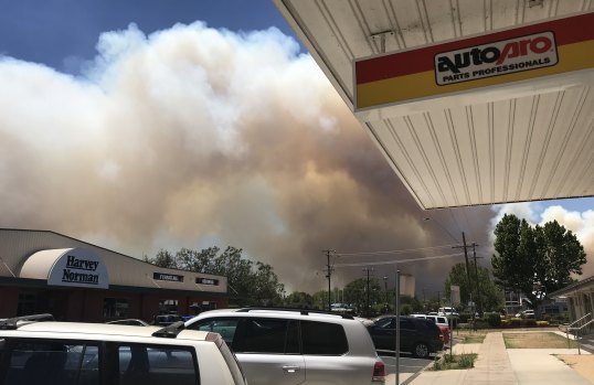 Bushfire smoke moves over Inverell. 