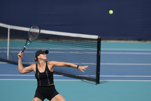 Aryna Sabalenka practising for the Miami Open on Wednesday, just days after the death of her ex-boyfriend Konstantin Koltsov.