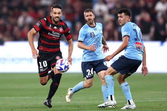 Milos Ninkovic set up Kusini Yengi for what proved to be the match-winning goal on Saturday night.