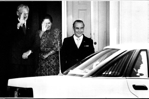 Australia’s new prime minister, Paul Keating, is farewelled from Government House by the governor-general Bill Hayden (far left) and wife Dallas in December 1991.