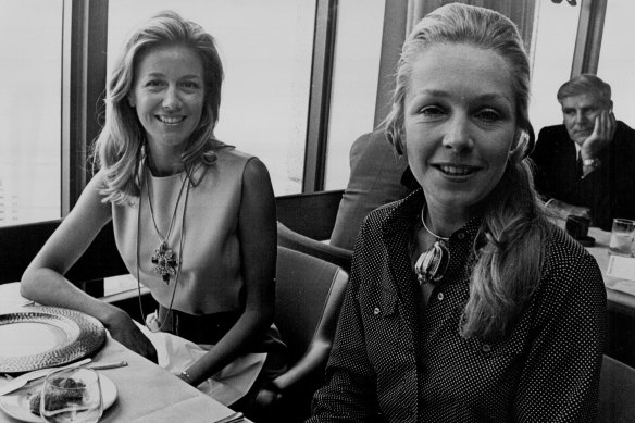 Jeanette May (right) – then-Lady Evelyn de Rothschild – on February 2, 1971.