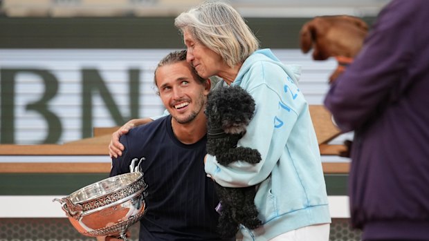 Alexander Zverev celebrates his maiden grand slam win with his mother, Irina Zvereva, after winning the French Open final.