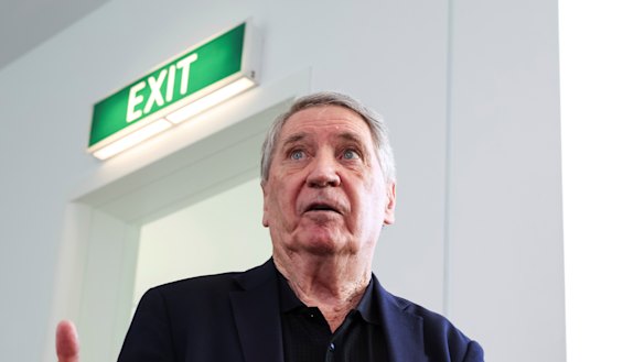 Dennis Richardson shocked the Jewish community by resigning from the royal commission.