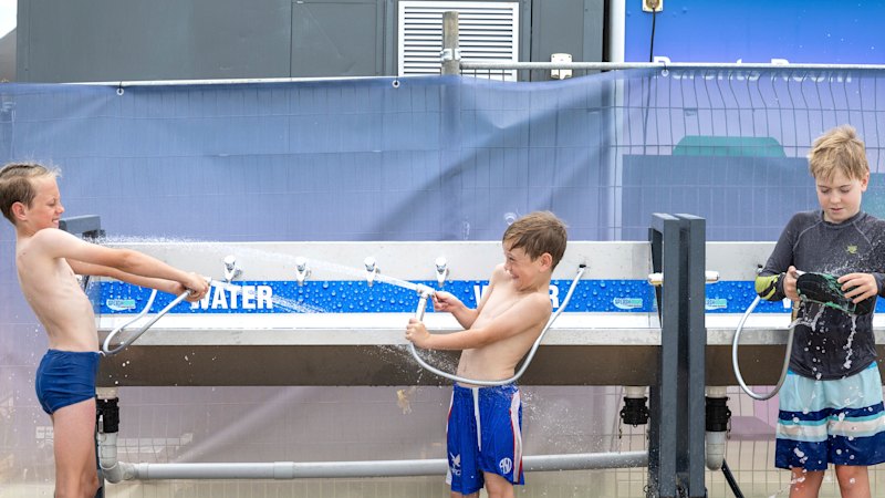 Monster heatwave to bring scorching days, warm nights and fire risk