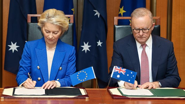 EU President Ursula von der Leyen and Prime Minister Anthony Albanese put pen to paper on a new free trade agreement.