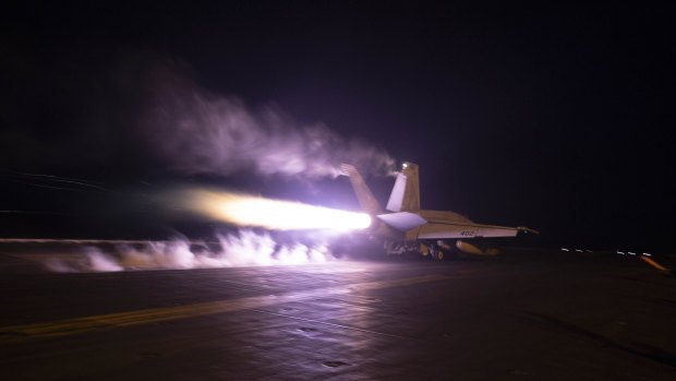 US and Britain launch large-scale military strikes in Yemen