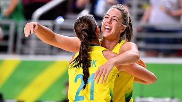Liz Cambage Leads Opals To World Cup Win Over Nigeria