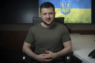 Ukrainian President Volodymyr Zelensky warned that eliminating the last Ukrainian defenders of Mariupol would put an end to peace talks. 