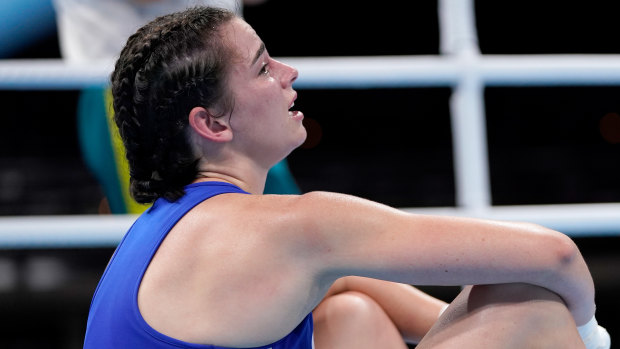 Skye Nicolson breaks down in tears after losing in the quarter-finals of the women’s featherweight quarter-final.