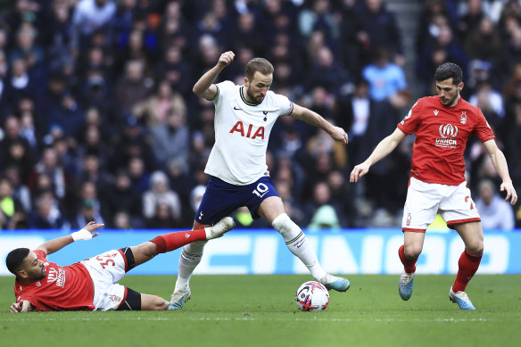 Harry Kane in action for Spurs.