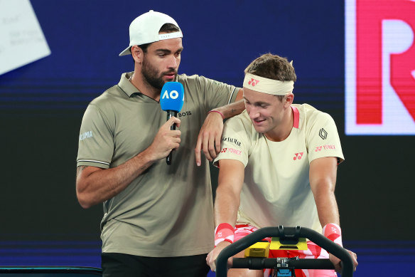 The format gave players the chance to interact casually on court. 