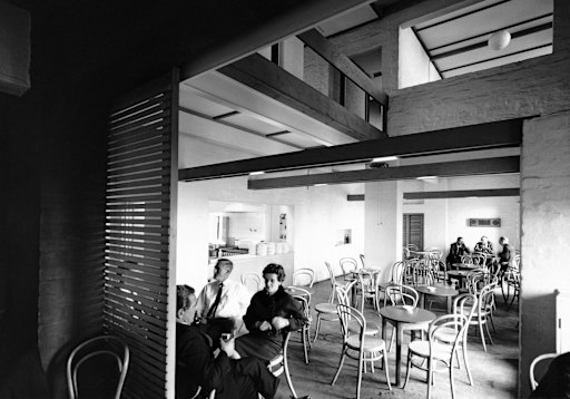 Robin Boyd redesigned Jimmy Watson’s.