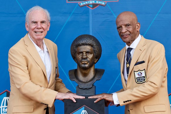 Pro Football Hall of Fame members Roger Staubach and Drew Pearson in 2021.