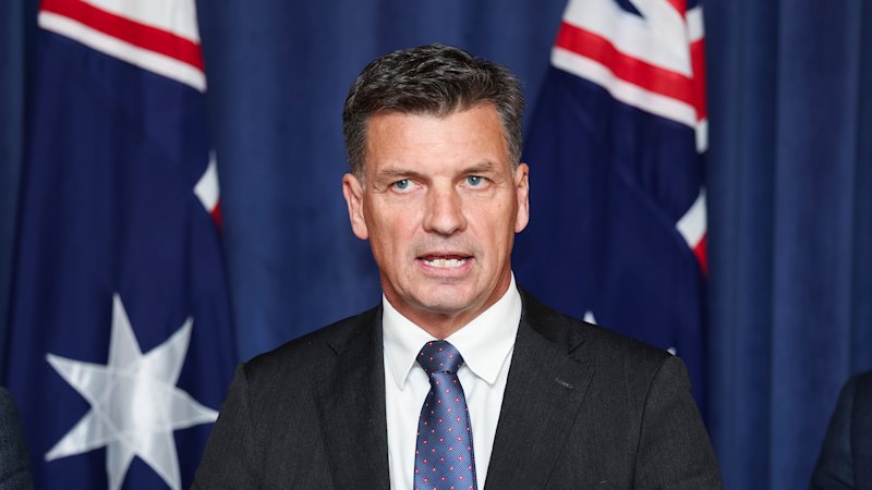 Our oil stockpile should be on home soil, not in America