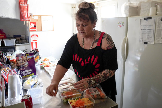 Kris Mackay, owner of the Tooma Inn preparing lunch for the volunteers. 