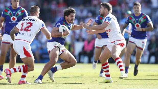 Tohu Harris looks for a way through the St George Illawarra defence.
