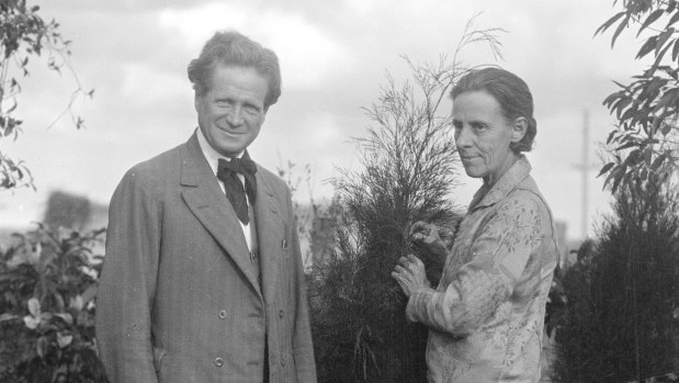 Walter Burley Griffin and Marion Mahony Griffin.