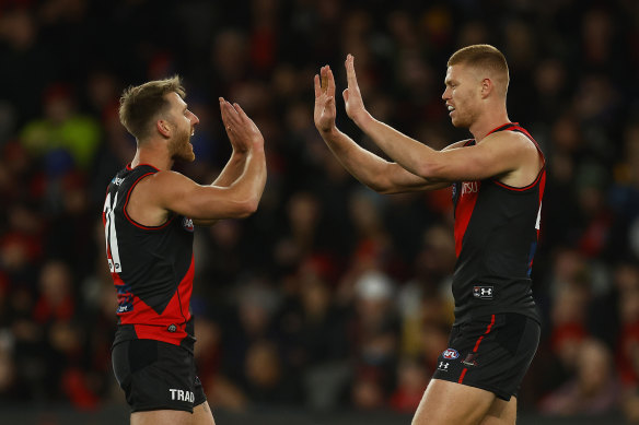 Peter Wright has extended his contract with the Bombers until 2027