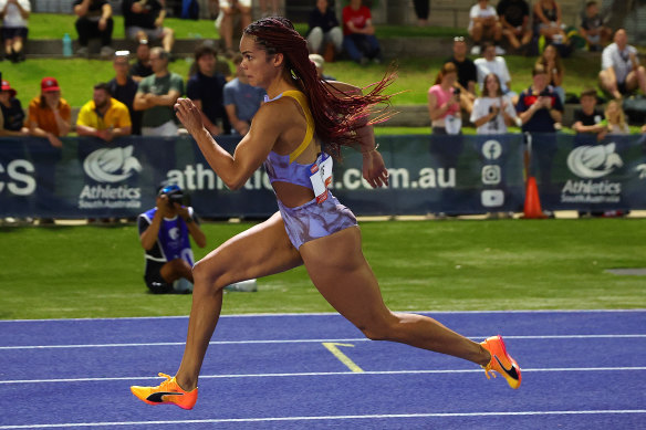 Torrie Lewis competing, and winning, the 200m Chemist Warehouse Adelaide Invitational this year.