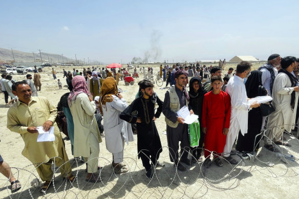 Immigration Minister Alex Hawke announced that the Australian government will allocate 15,000 visas to Afghan nationals.