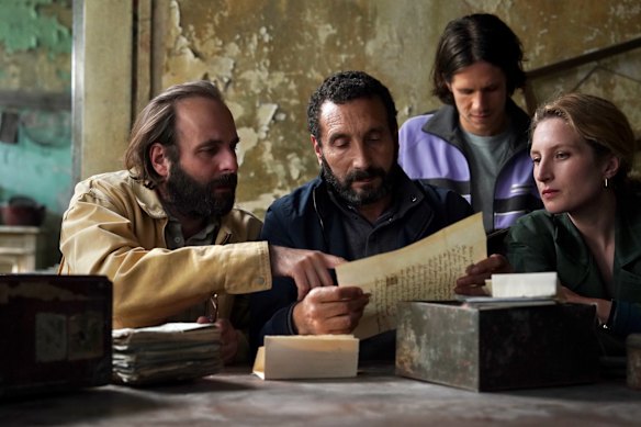 Vincent Macaigne, Zinedine Soualem, Julia Piaton and Abraham Wapler play family members connected by an inheritance in Colours of Time.
