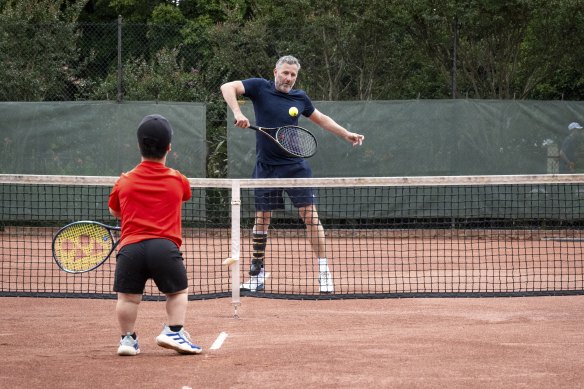 Tenis de basquete adams top