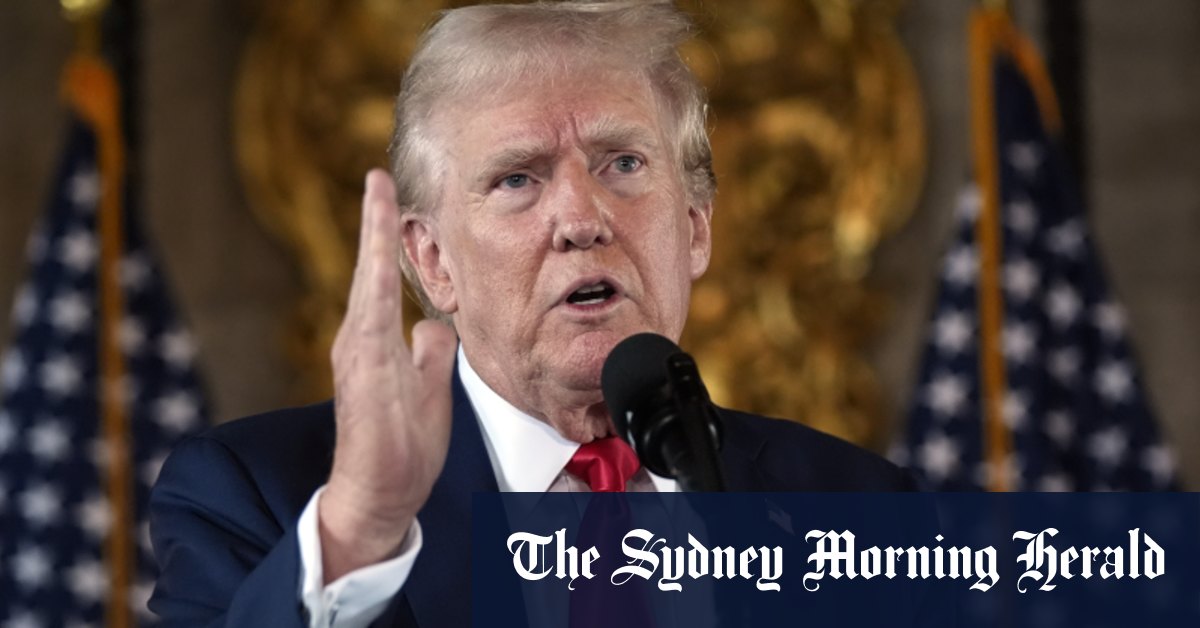 La campagna di Donald Trump afferma che le sue e-mail sono state violate