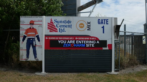 A entrada da Sunstate Cement Ltd no porto de Brisbane.