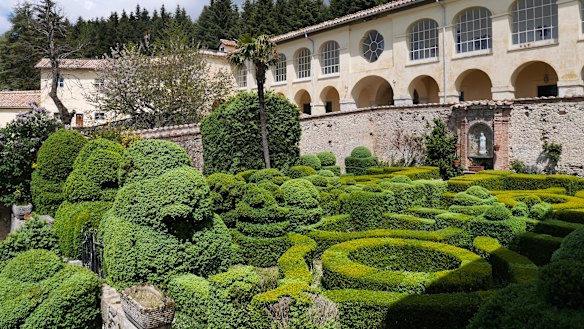 The gardens in which Steve Bannon and Harnwell hope to forge gladiators.