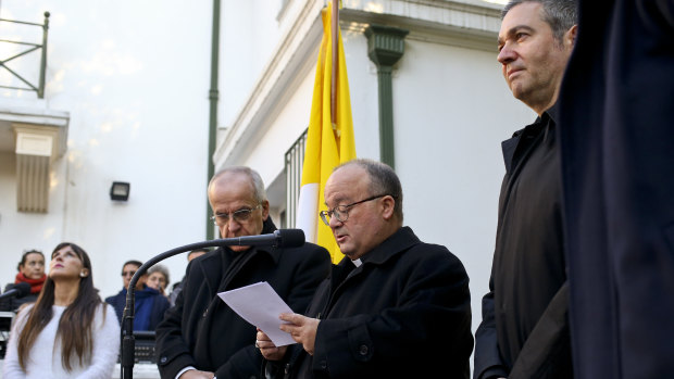 Archbishop Charles Scicluna (centre) at a press conference in Santiago, Chile, in July 2018.