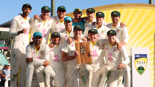 Australia celebrate their 2-0 series victory over South Africa. 