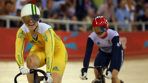 Anna Meares beats Victoria Pendleton to win gold at the 2012 Olympics.