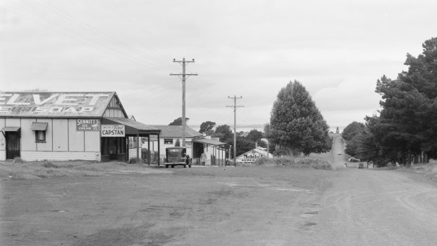 Main street, Flinders.