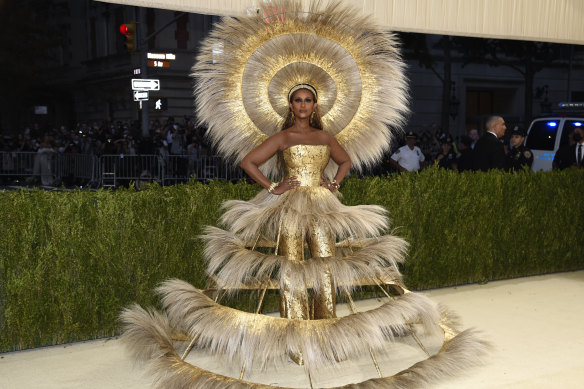 Iman attends The Metropolitan Museum of Art’s Costume Institute benefit gala celebrating the opening of the “In America: A Lexicon of Fashion” in Harris Reed.