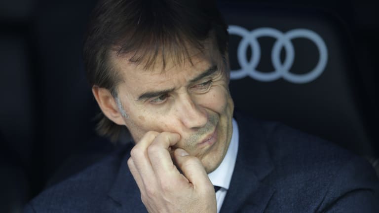 Pressure: Julen Lopetegui during the defeat to Levante.