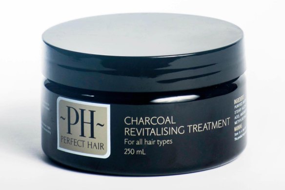 Charcoal Relaxing Treatment smooths the hair without damaging.
