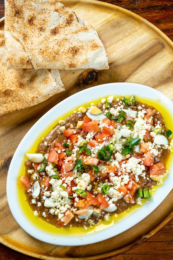 Feta stiry fry with flat bread.