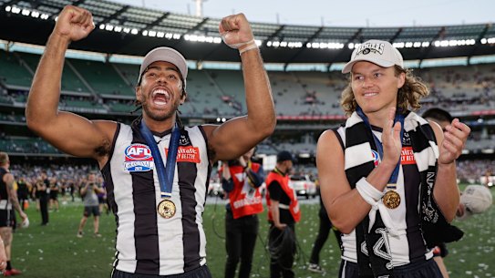 Jack Ginnivan returned from Bali where he was holidaying with Isaac Quaynor and met with Hawthorn